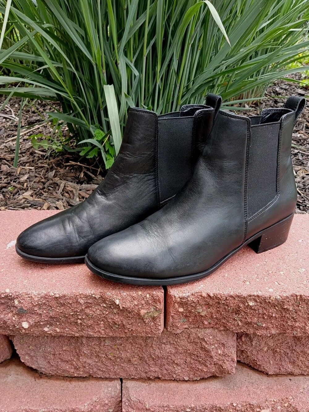 Steve Madden Black Leather Chelsea Ankle Boots Women’s Size 10 Minimalist Block